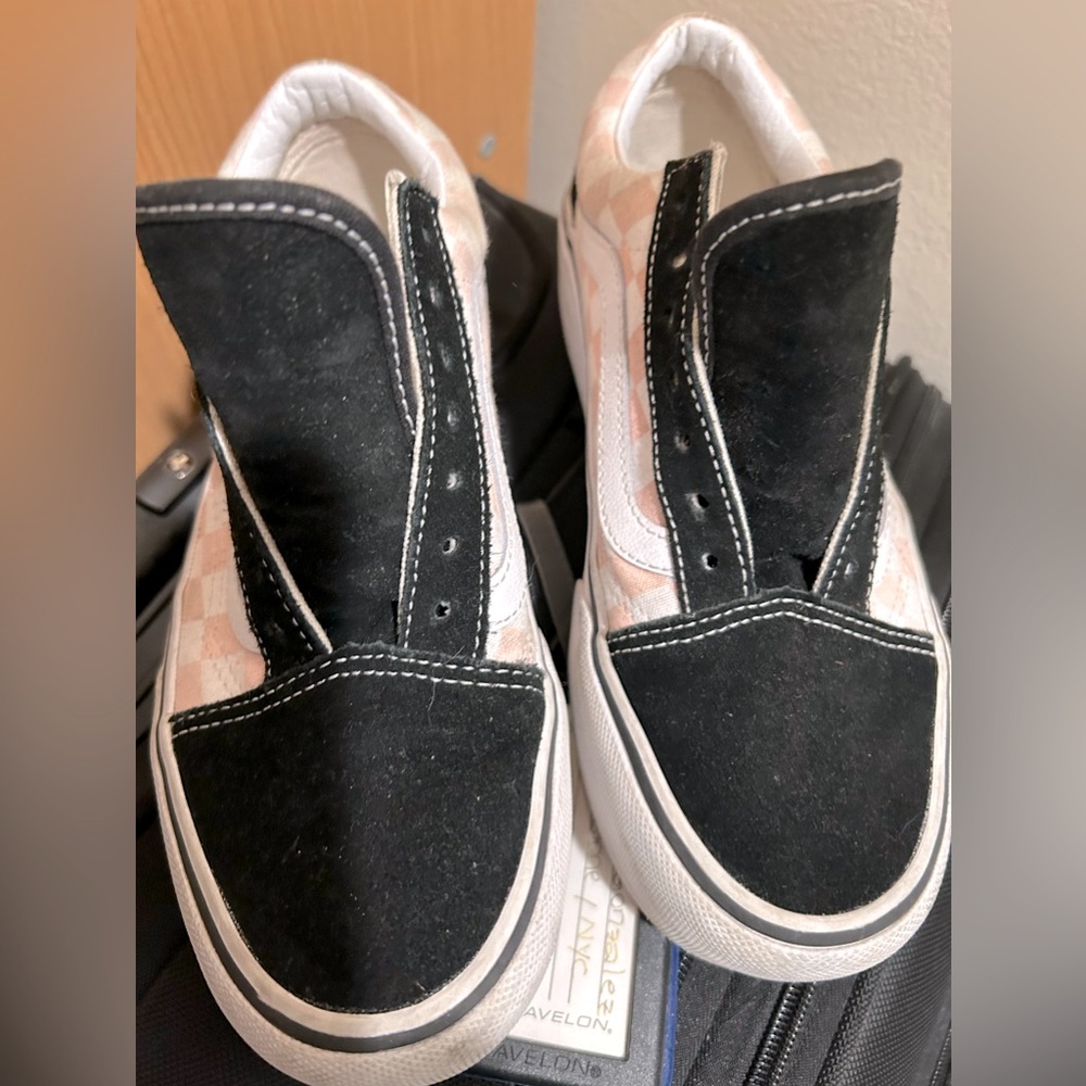 Vans casual shoes for girls